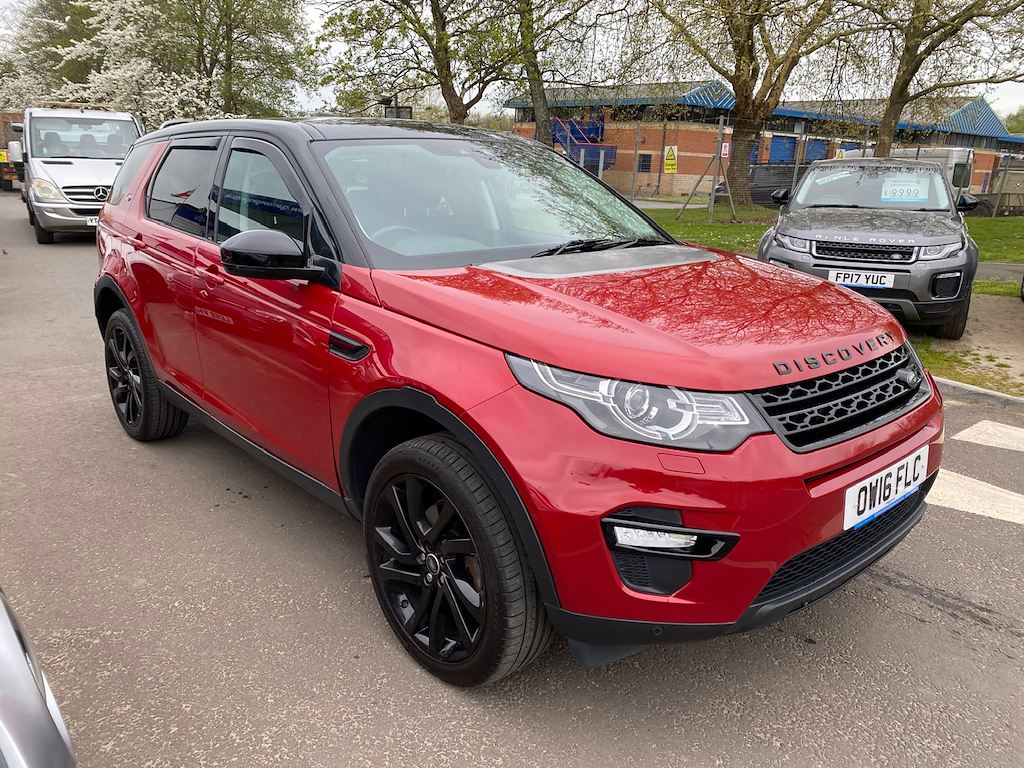 Land Rover Discovery Sport Td4 Hse Black Red #4