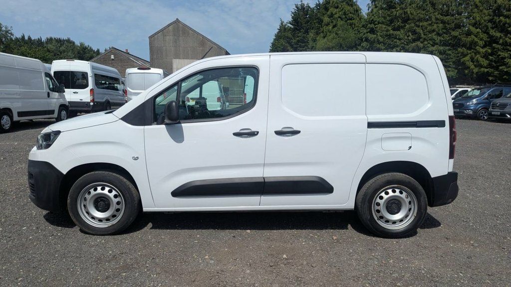 Citroen Berlingo Enterprise Pro M Eat8 Blue Hdi 130 Ps Wi LD23XTX #3