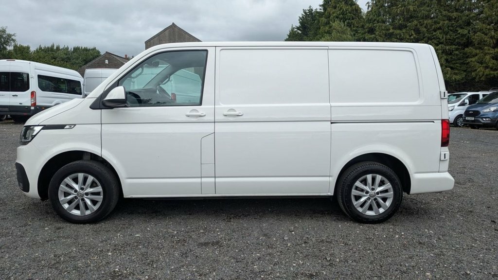 Volkswagen Transporter Highline Swb 2.0 Tdi T30 110 Ps With Air Condition RJ21UOW #3