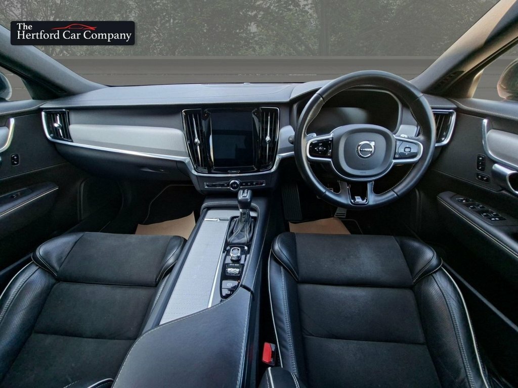 Volvo V90 Volvo Estate 2.0 T4 Momentum Plus Geartronic Blue #11