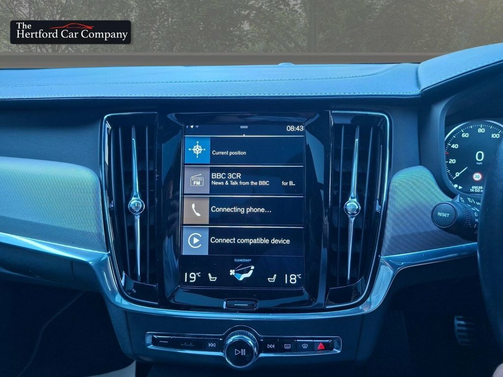 Volvo V90 Volvo Estate 2.0 T4 Momentum Plus Geartronic Blue #13