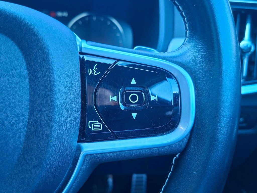 Volvo V90 Volvo Estate 2.0 T4 Momentum Plus Geartronic Blue #15