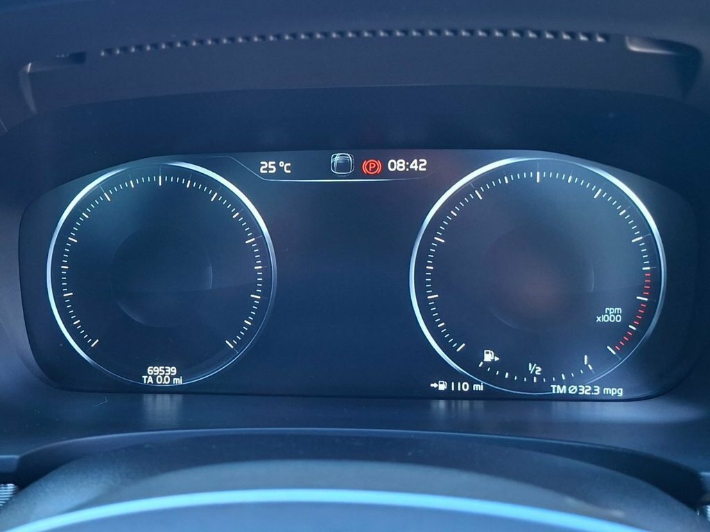 Volvo V90 Volvo Estate 2.0 T4 Momentum Plus Geartronic Blue #21