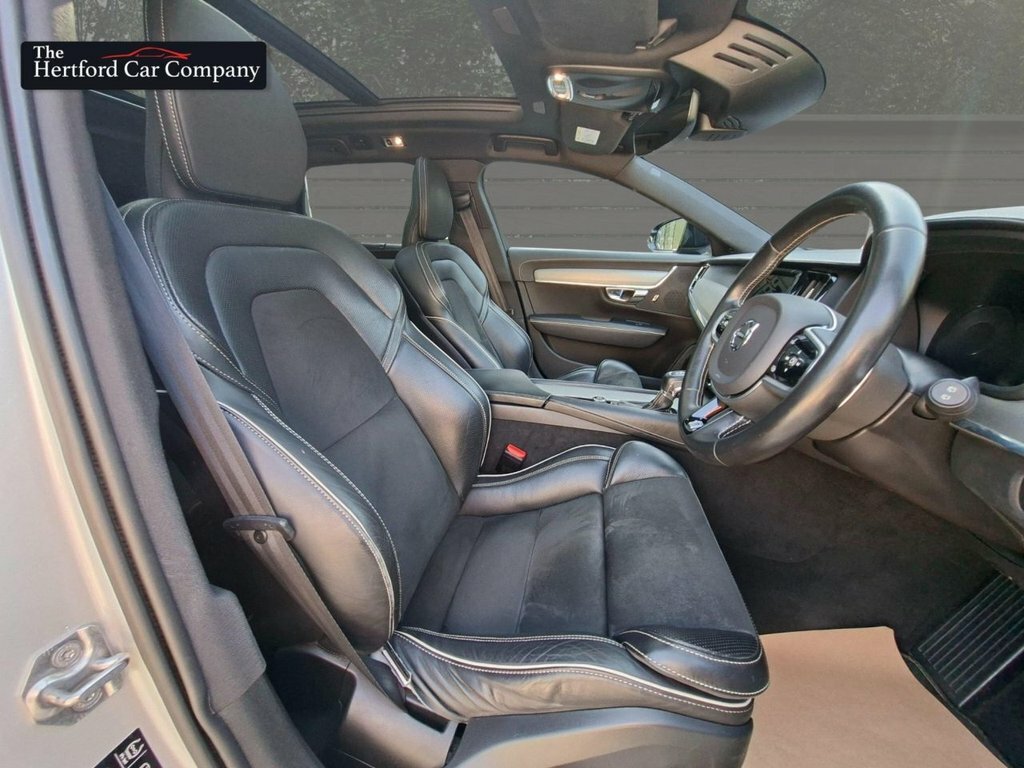 Volvo V90 Volvo Estate 2.0 T4 Momentum Plus Geartronic Blue #9