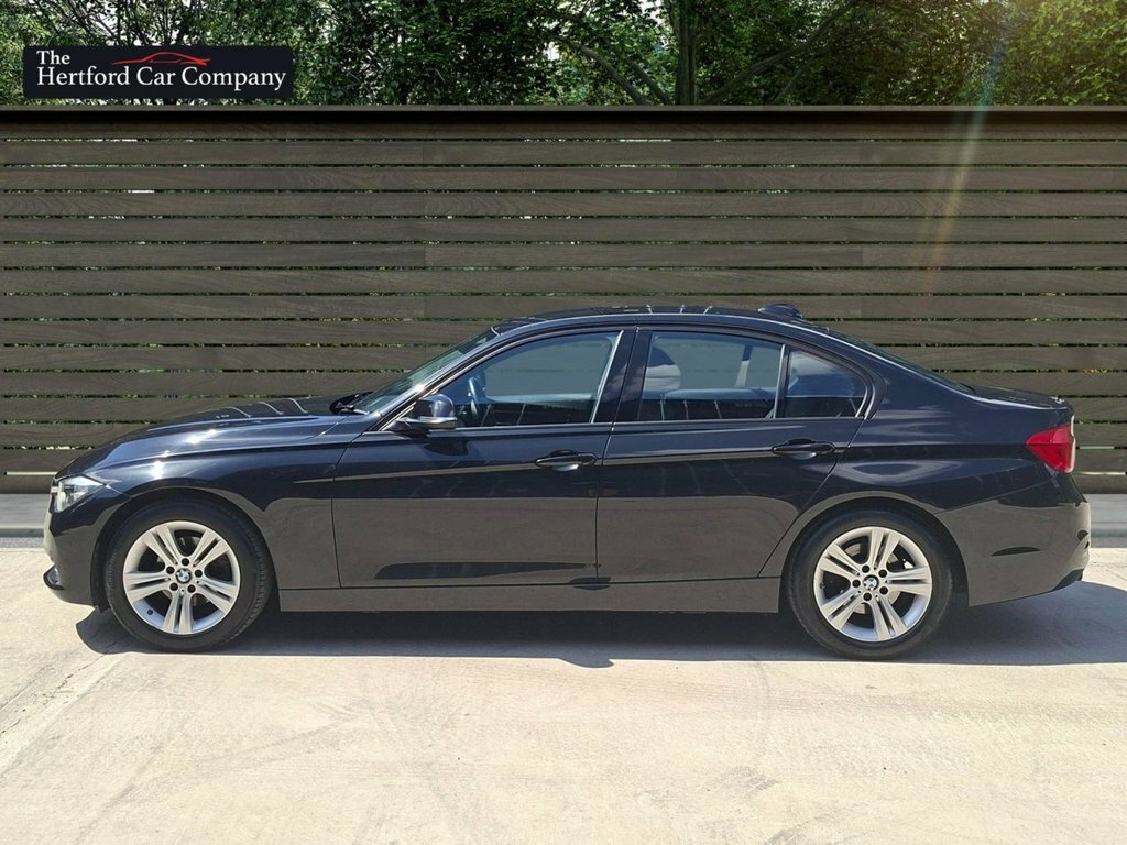 BMW 3 Series 2L Ed Sport Black #4
