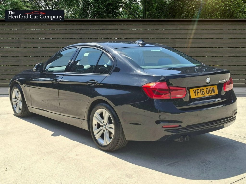 BMW 3 Series 2L Ed Sport Black #5