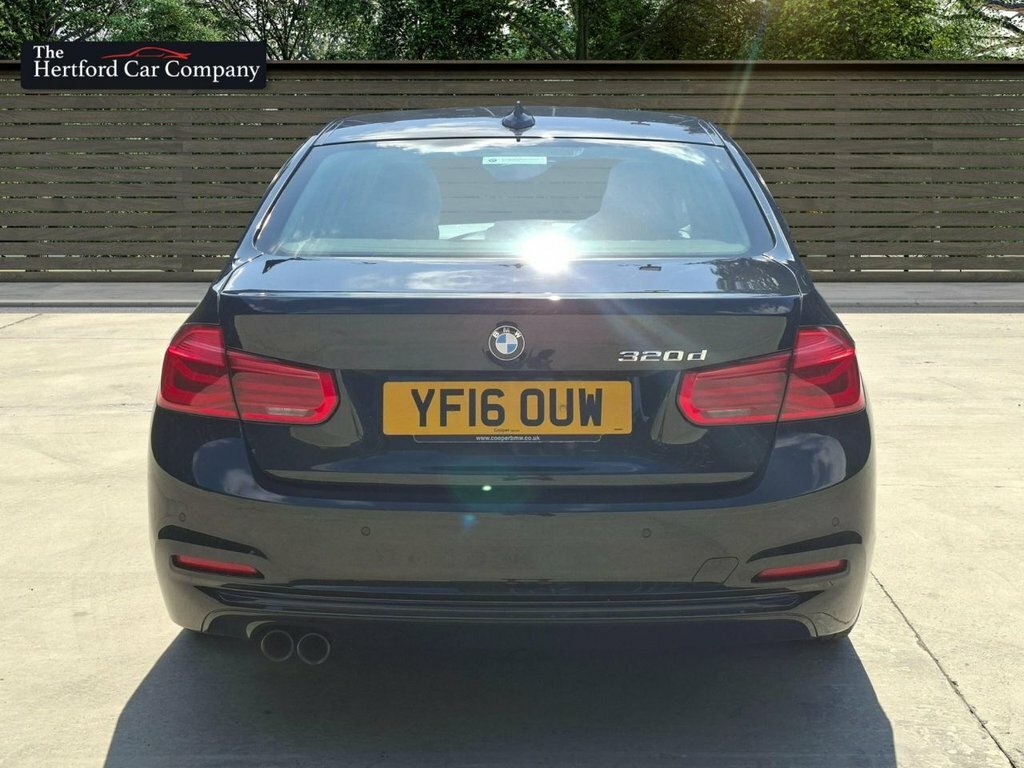 BMW 3 Series 2L Ed Sport Black #6