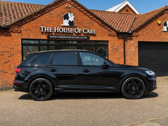 Audi SQ7 2024 4.0 Tfsi V8 Black Edition Tiptronic Quattro E Black #3