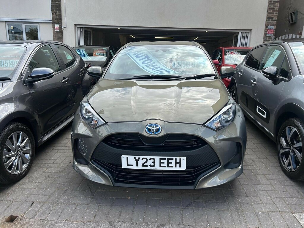 Toyota Yaris Hatchback 1.5 Vvt-h Icon E-cvt Euro 6 Ss 2 LY23EEH Brown #4