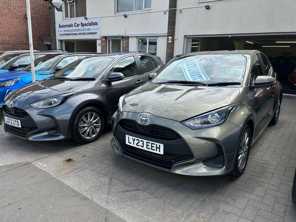 Toyota Yaris Hatchback 1.5 Vvt-h Icon E-cvt Euro 6 Ss 2 LY23EEH Brown #3