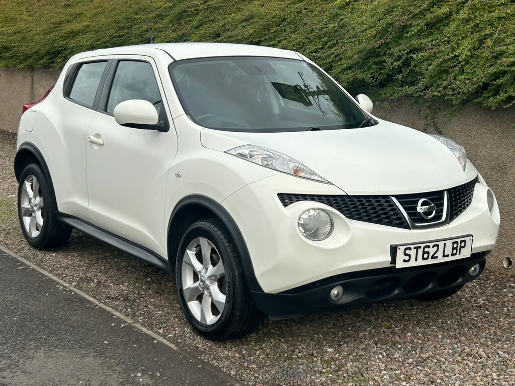 Nissan Juke Hatchback White #4
