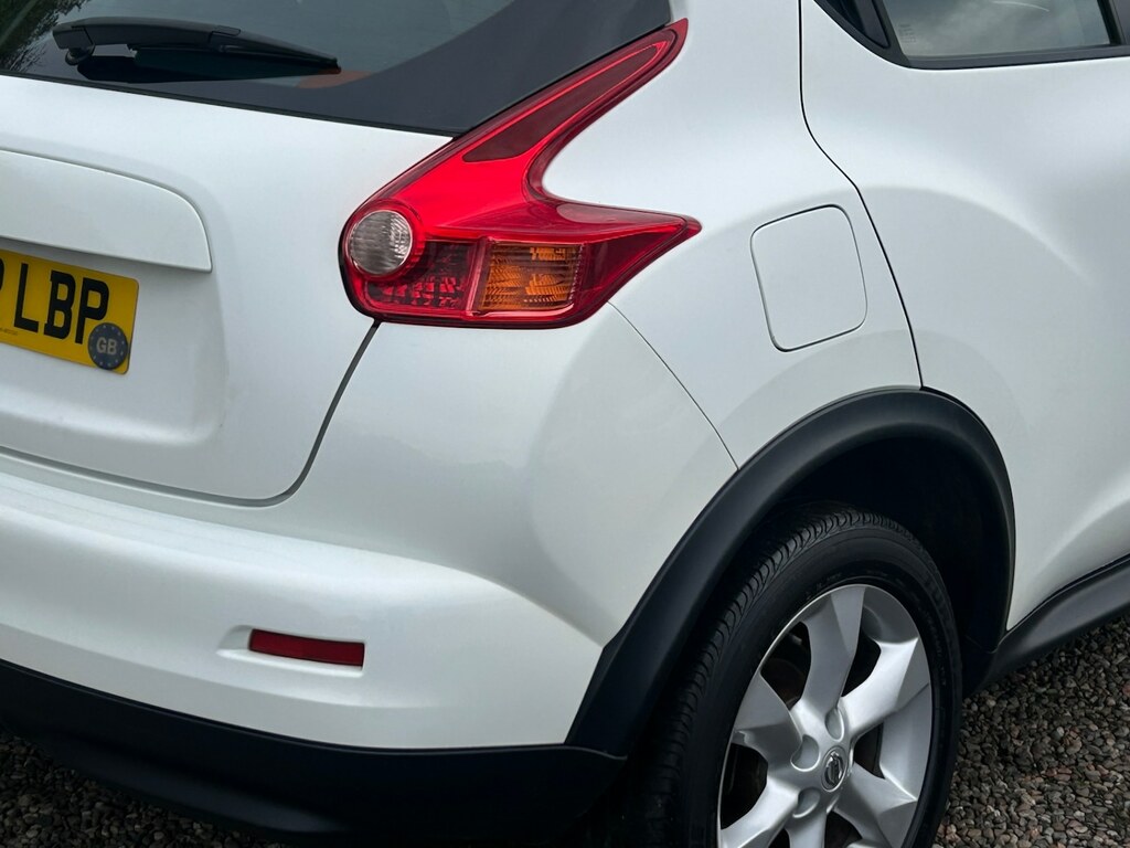 Nissan Juke Hatchback White #9