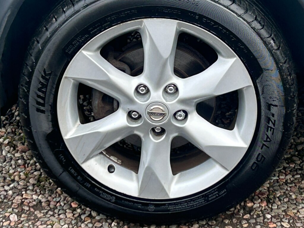 Nissan Juke Hatchback White #31