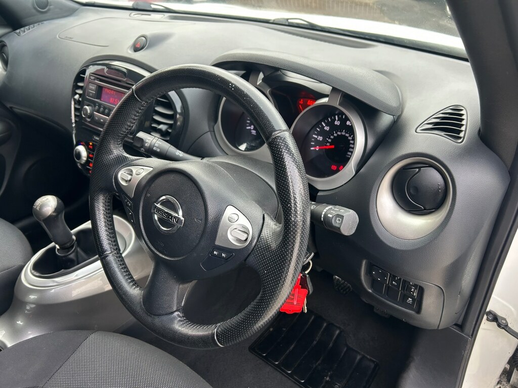 Nissan Juke Hatchback White #12