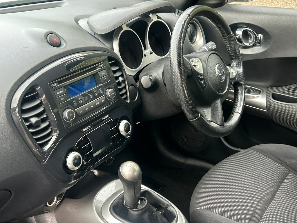 Nissan Juke Hatchback White #11