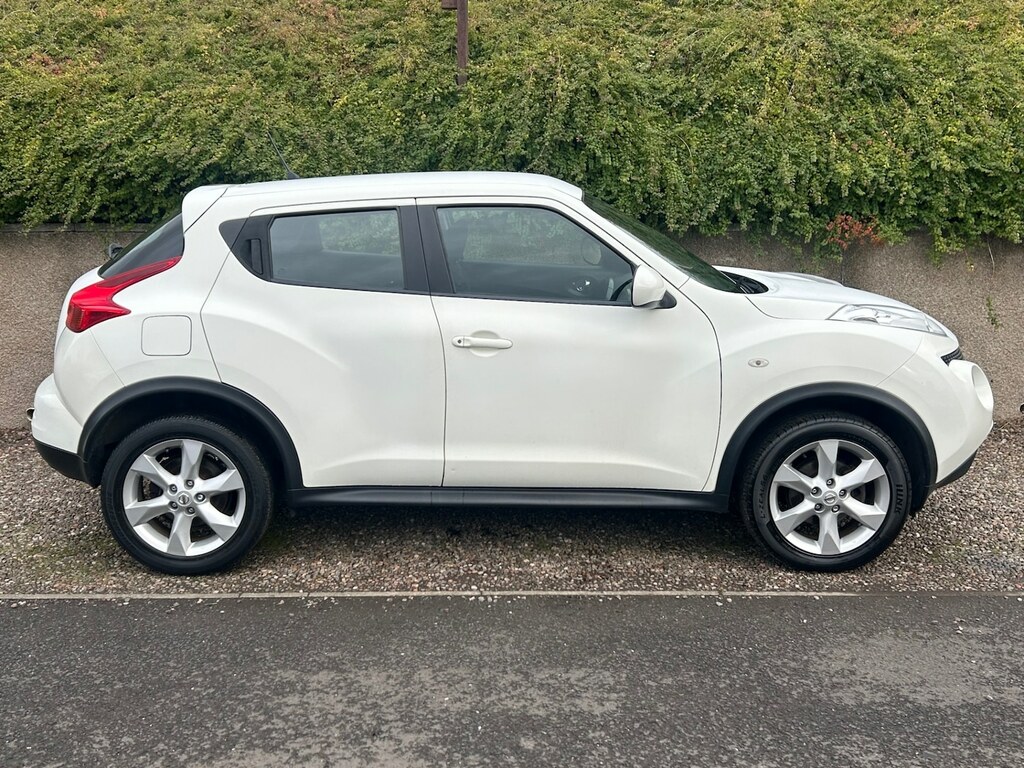 Nissan Juke Hatchback White #2