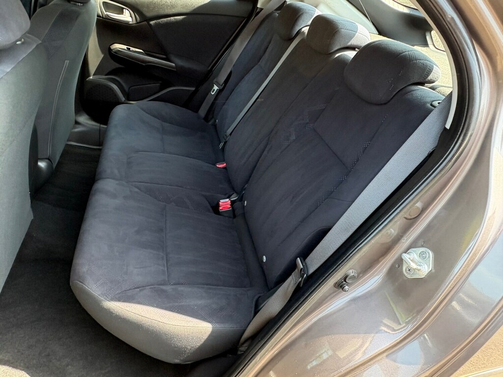 Honda Civic 1.8 I-vtec Es Hatchback Red #24