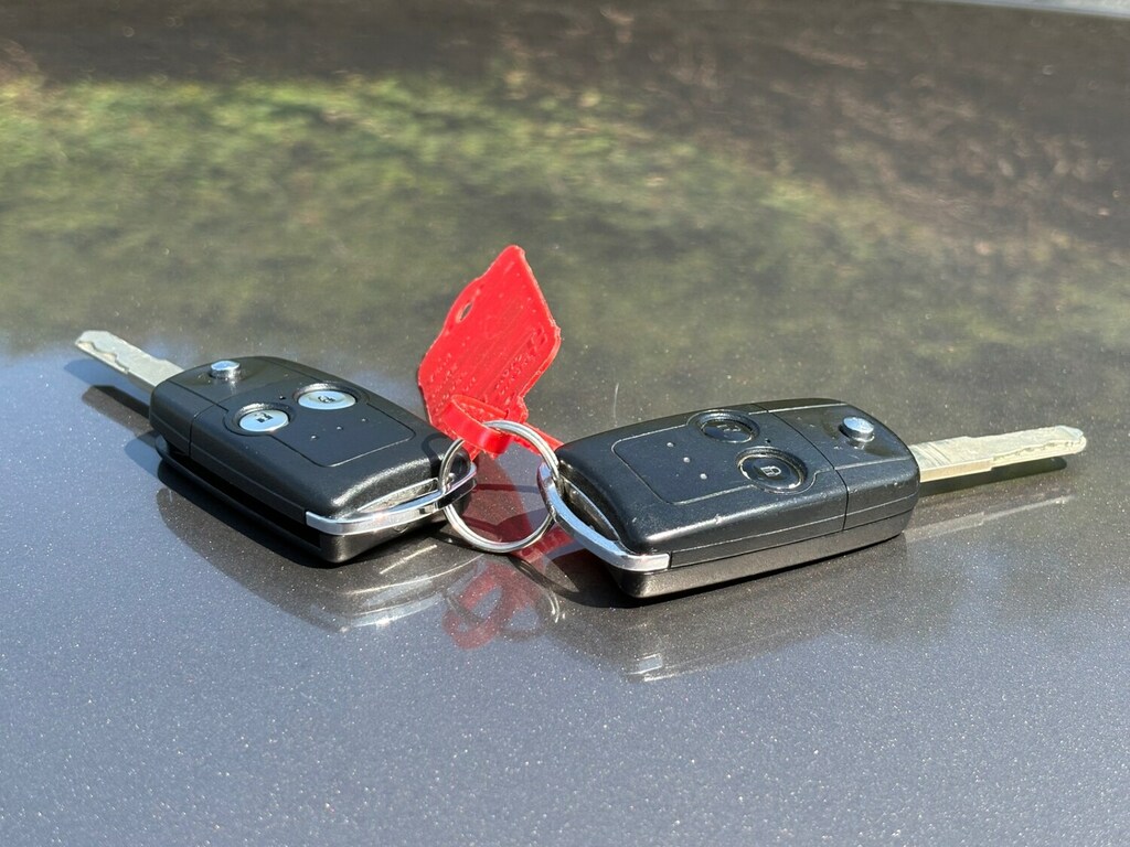 Honda Civic 1.8 I-vtec Es Hatchback Red #27