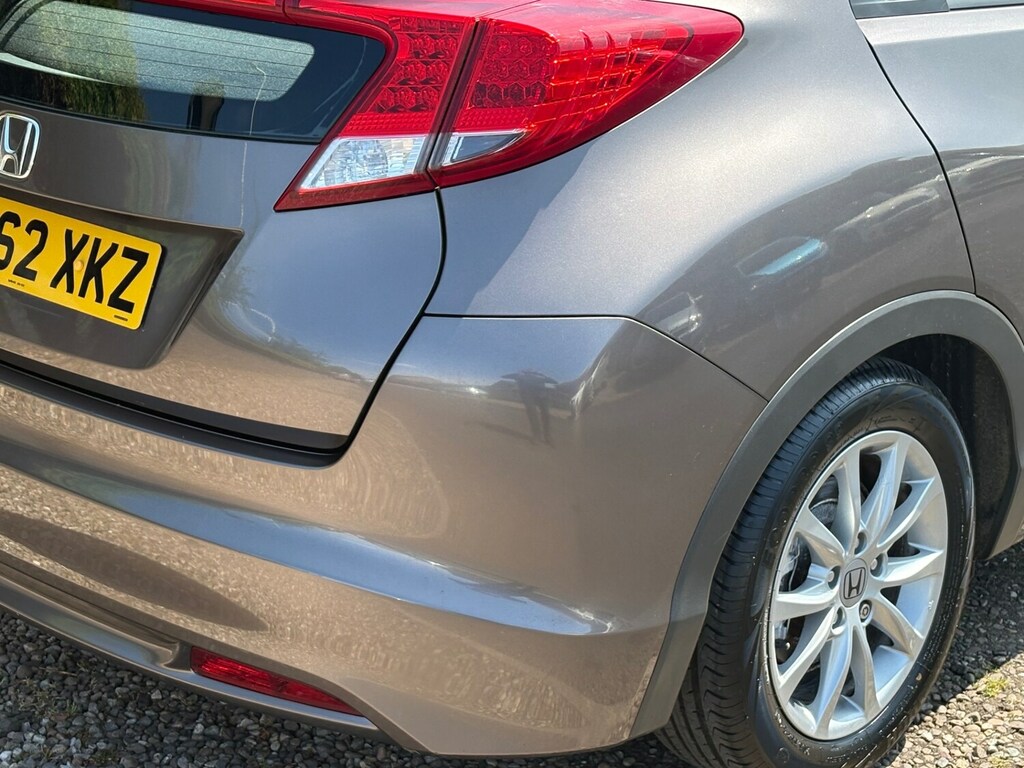 Honda Civic 1.8 I-vtec Es Hatchback Red #13