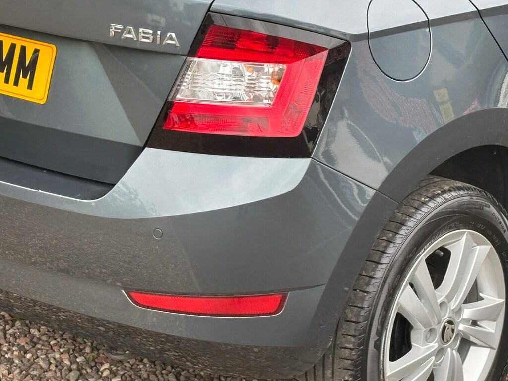 Skoda Fabia 1.0 Mpi 75Ps Se Ss 5-Dr Hatchback Grey #15