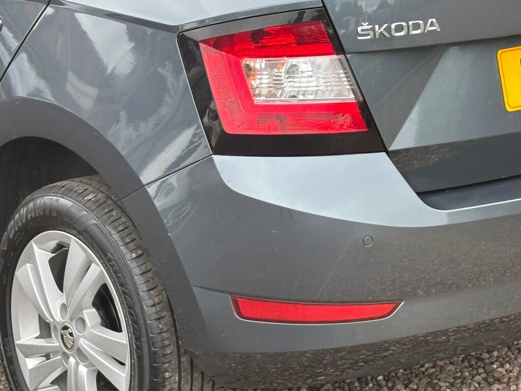 Skoda Fabia 1.0 Mpi 75Ps Se Ss 5-Dr Hatchback Grey #14