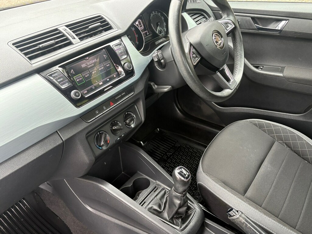 Skoda Fabia 1.0 Mpi 75Ps Se Ss 5-Dr Hatchback Grey #17