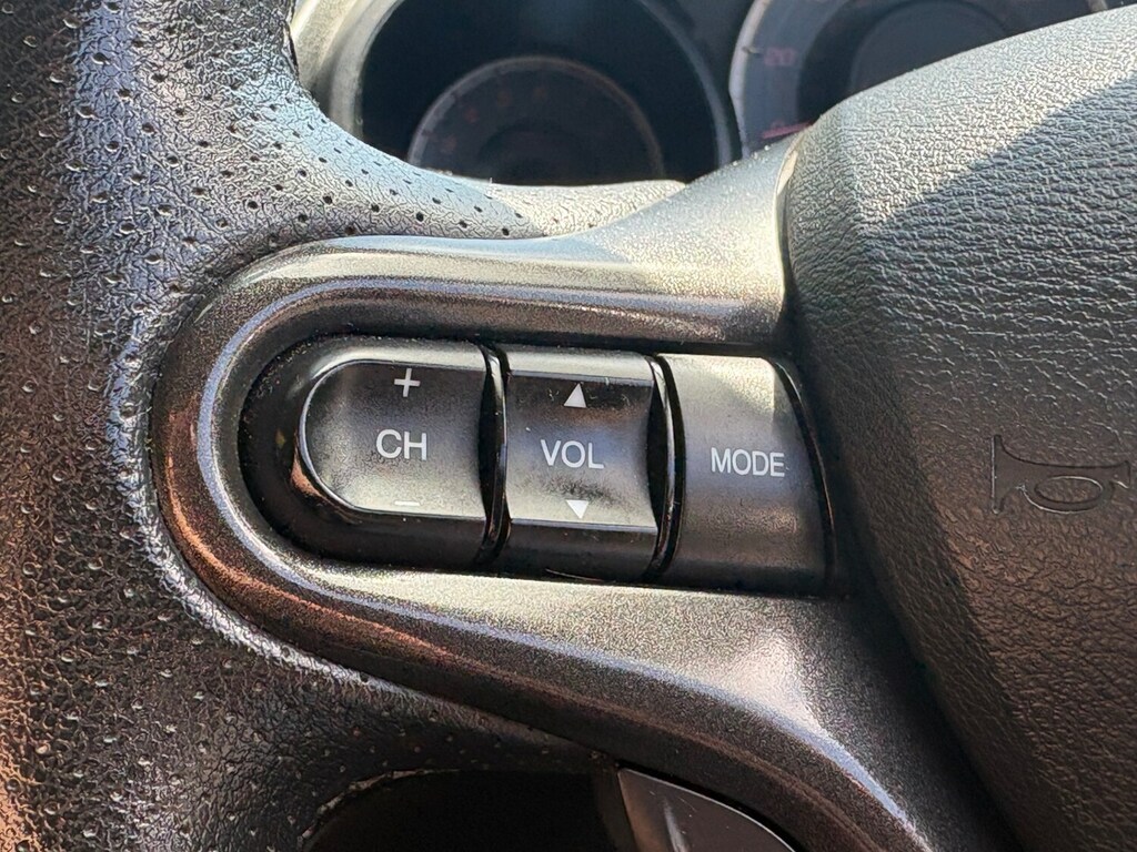 Honda Jazz Es I-vtec Cvt White #31