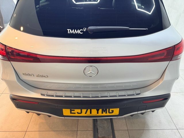 Mercedes-Benz EQA 2022 Eqa 250 66.5Kwh Amg Line EJ71YMG Silver #5