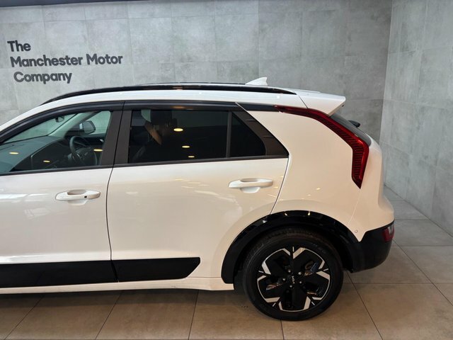 Kia e-Niro 2023 64.8Kwh 4 KE23UZO White #4