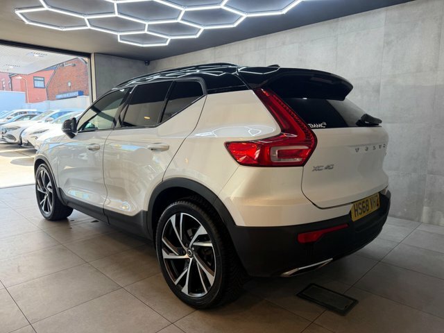 Volvo XC40 2019 2.0 T5 R-design Pro Awd Euro 6 Ss HS68VHZ White #3