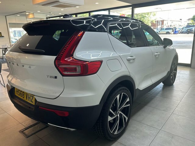 Volvo XC40 2019 2.0 T5 R-design Pro Awd Euro 6 Ss HS68VHZ White #4