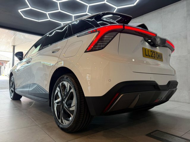 MG MG4 2023 64Kwh Trophy Long Range LL23OKM White #6