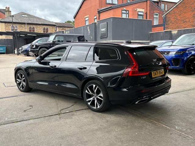 Volvo V60 2021 2.0H T6 Recharge 11.6Kwh R-design Awd Eu Black #5