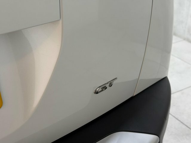 Peugeot e-2008 50Kwh Gt Suv 7Kw Charger 136 Orange #59