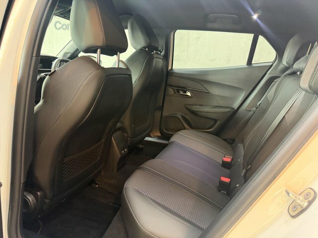 Peugeot e-2008 50Kwh Gt Suv 7Kw Charger 136 Orange #28