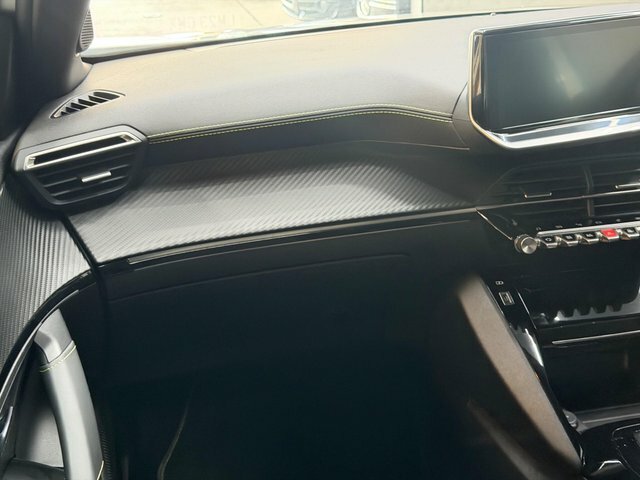 Peugeot e-2008 50Kwh Gt Suv 7Kw Charger 136 Orange #50