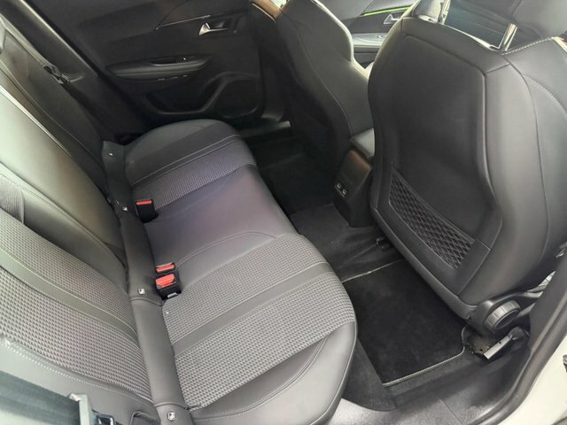 Peugeot e-2008 50Kwh Gt Suv 7Kw Charger 136 Orange #26