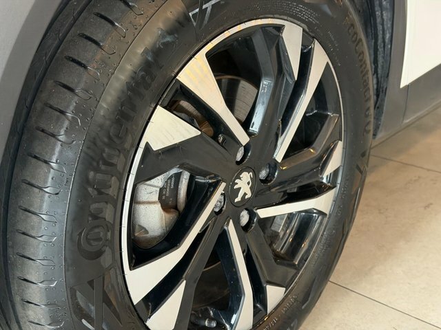Peugeot e-2008 50Kwh Gt Suv 7Kw Charger 136 Orange #37