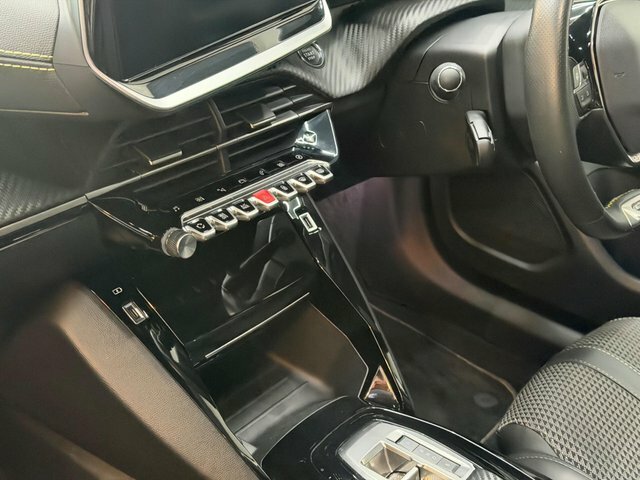 Peugeot e-2008 50Kwh Gt Suv 7Kw Charger 136 Orange #20