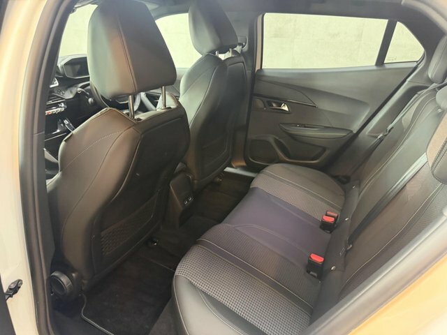 Peugeot e-2008 50Kwh Gt Suv 7Kw Charger 136 Orange #29