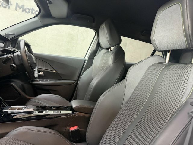 Peugeot e-2008 50Kwh Gt Suv 7Kw Charger 136 Orange #51