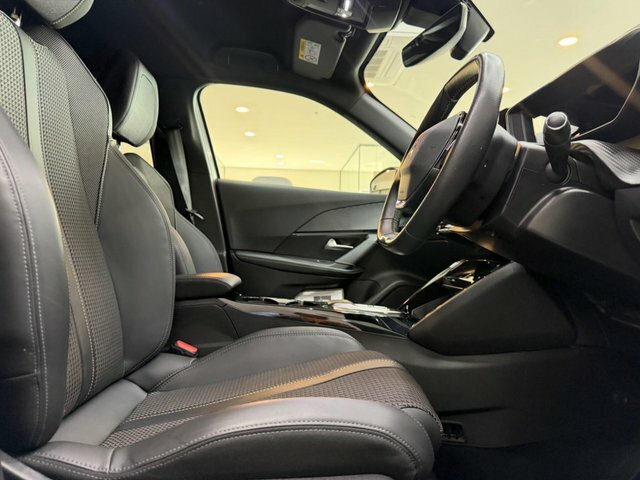 Peugeot e-2008 50Kwh Gt Suv 7Kw Charger 136 Orange #24