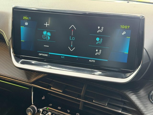 Peugeot e-2008 50Kwh Gt Suv 7Kw Charger 136 Orange #47