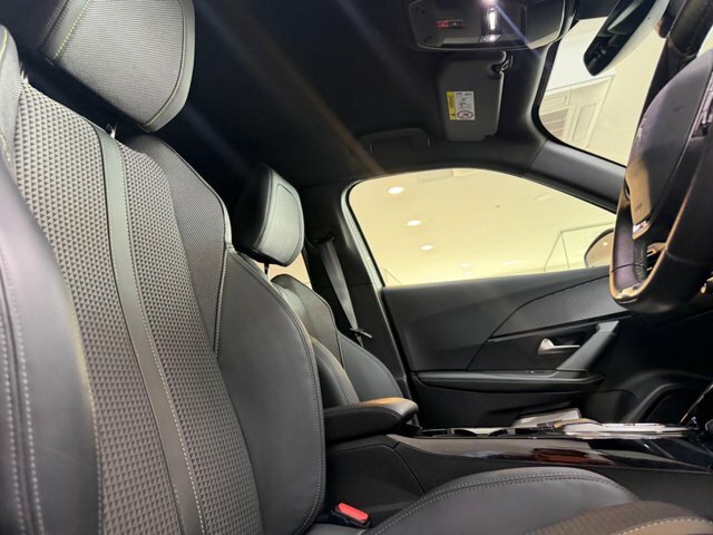 Peugeot e-2008 50Kwh Gt Suv 7Kw Charger 136 Orange #23