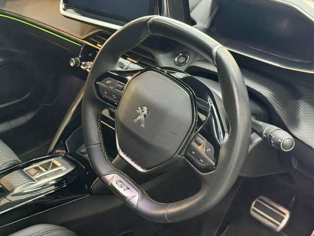 Peugeot e-2008 50Kwh Gt Suv 7Kw Charger 136 Orange #49