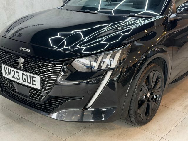 Peugeot 208 1.2 Puretech 100 Allure Premium Yellow #44