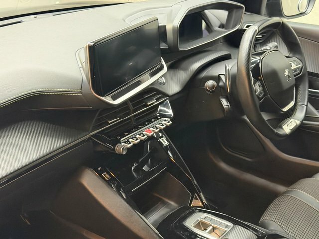 Peugeot 208 1.2 Puretech 100 Allure Premium Yellow #18
