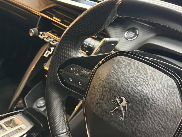 Peugeot 208 1.2 Puretech 100 Allure Premium Yellow #41