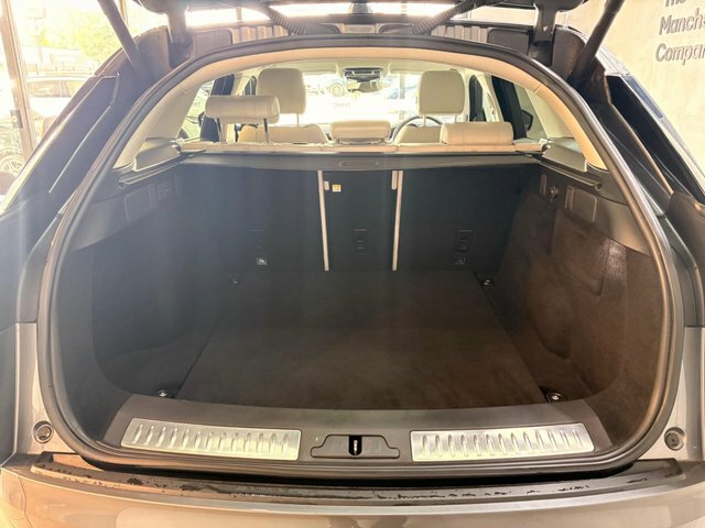 Land Rover Range Rover Velar R-dynamic Se White #50