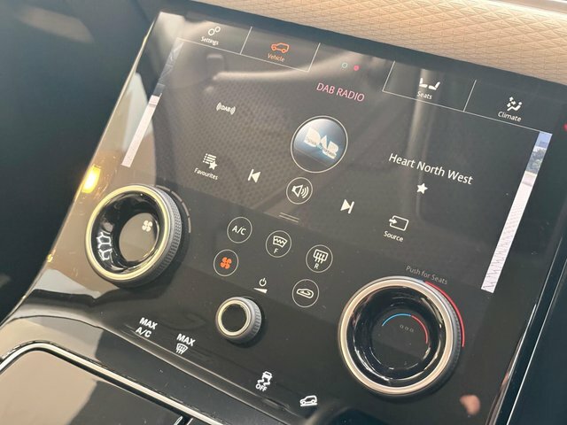 Land Rover Range Rover Velar R-dynamic Se White #40